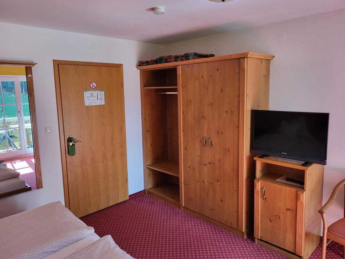 Gaestehaus Schwarz Prien am Chiemsee Esterno foto